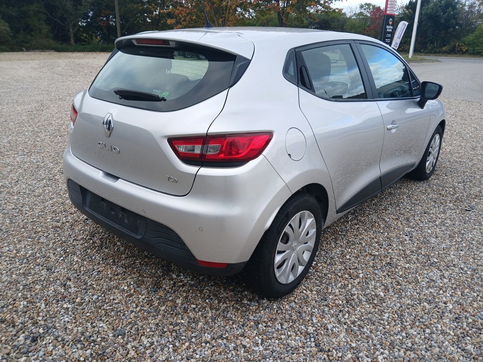 Renault Clio IV 0,9 TCe 90 Expression 5d