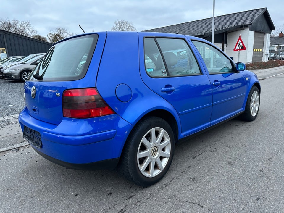 VW Golf IV 1,6 aut. 3d