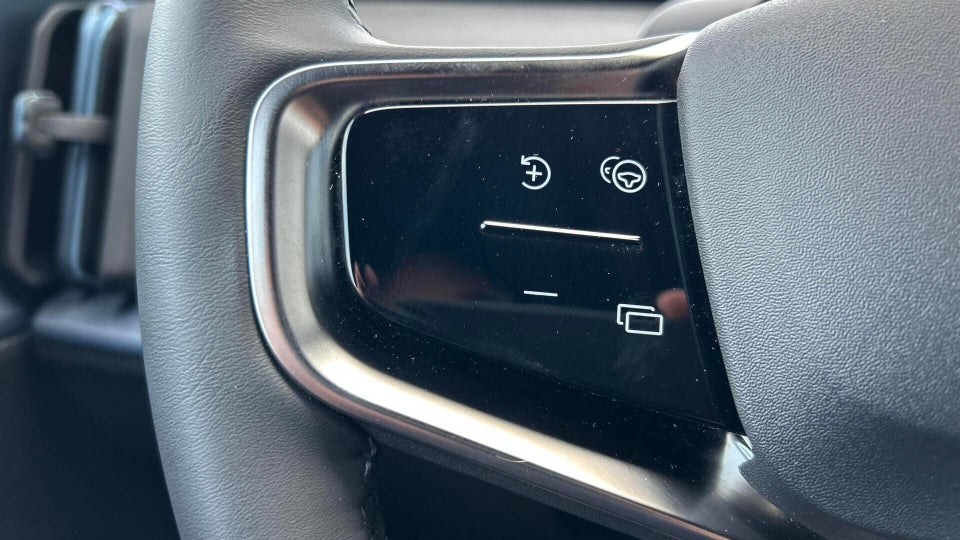 Volvo EX30 Standard Range Plus 5d