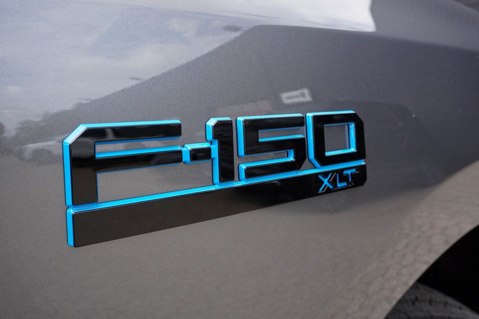 Ford F-150 Lightning XLT Standard Range 4d