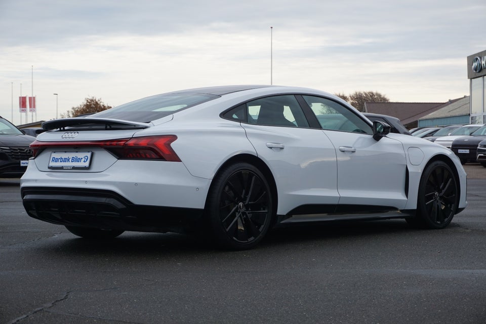 Audi e-tron GT quattro 4d