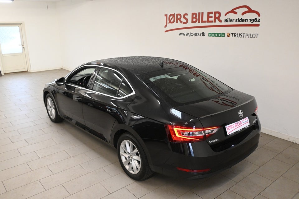 Skoda Superb 1,6 TDi 120 Style DSG 5d