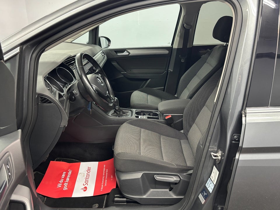 VW Touran 1,6 TDi 115 Comfortline DSG 7prs 5d
