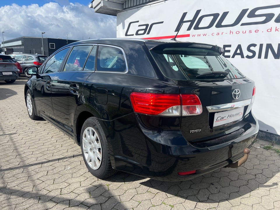 Toyota Avensis 2,0 D-4D T1 stc. 5d