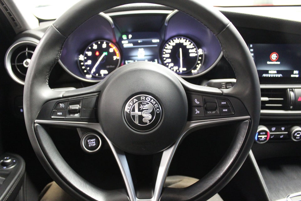 Alfa Romeo Giulia 2,0 T 200 Edizione aut. 4d