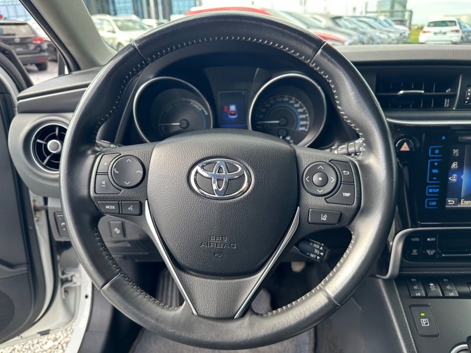 Toyota Auris 1,8 Hybrid H2 Comfort CVT 5d