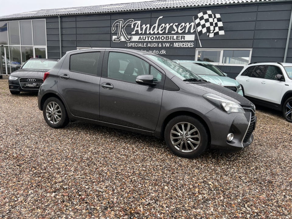 Toyota Yaris 1,0 VVT-i T2 5d