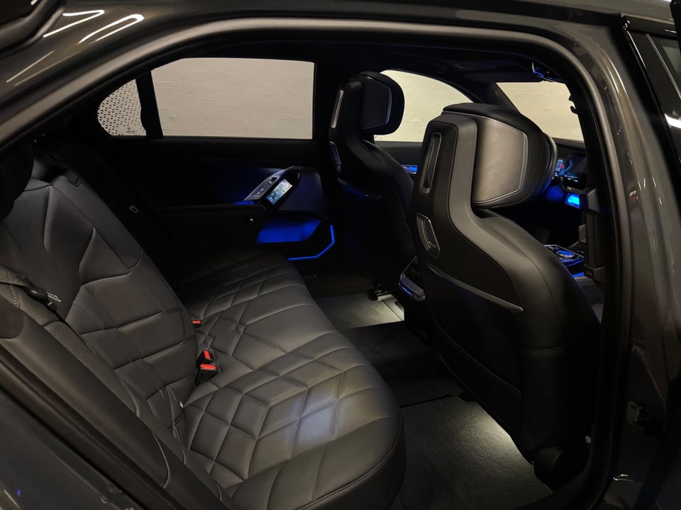 BMW i7 xDrive60 M-Sport 4d