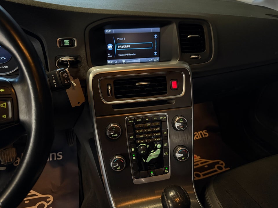 Volvo V60 2,0 D3 136 Momentum 5d