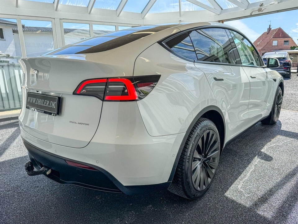 Tesla Model Y Long Range AWD 5d