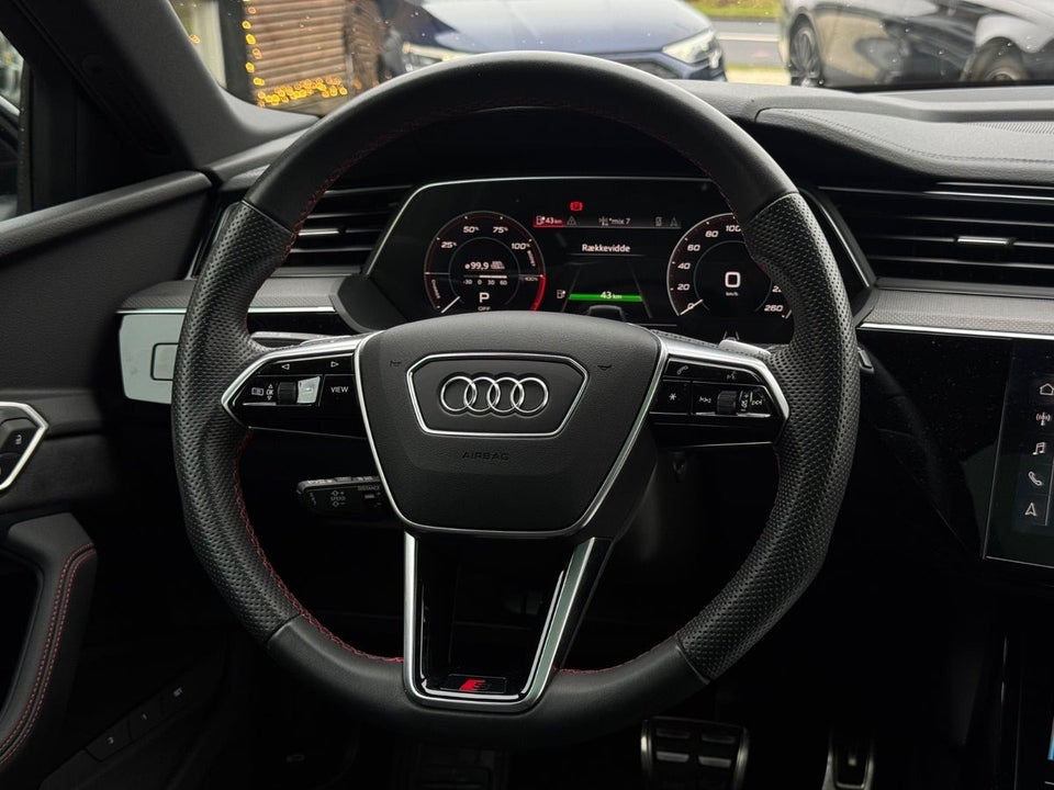 Audi Q8 e-tron 55 S-line Sportback quattro 5d