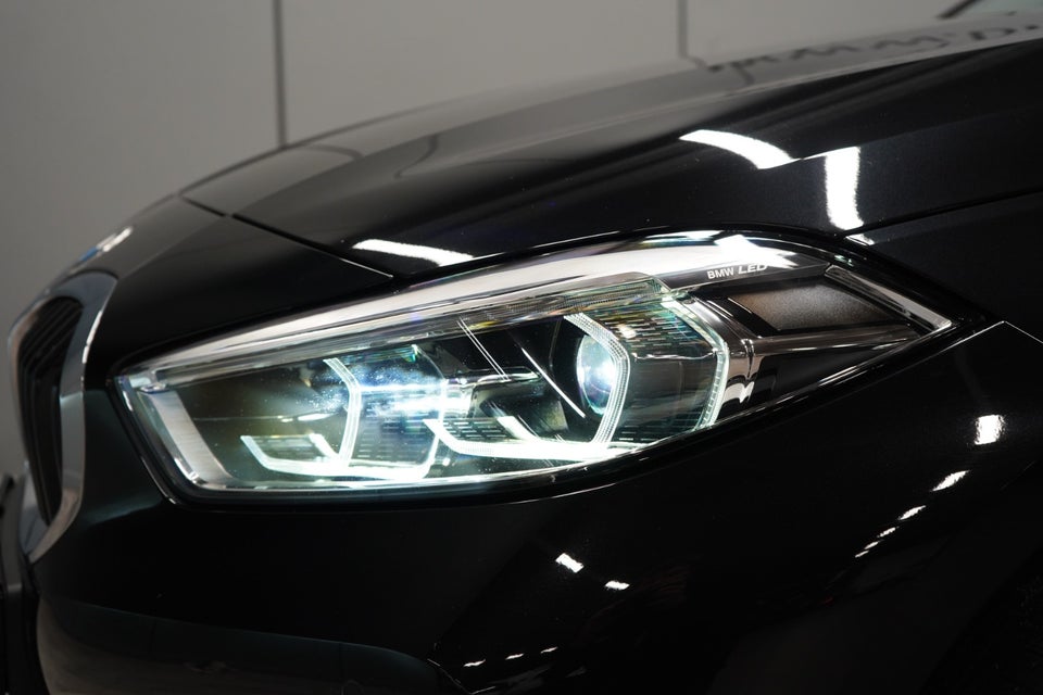 BMW 118i 1,5 Sport Line aut. 5d