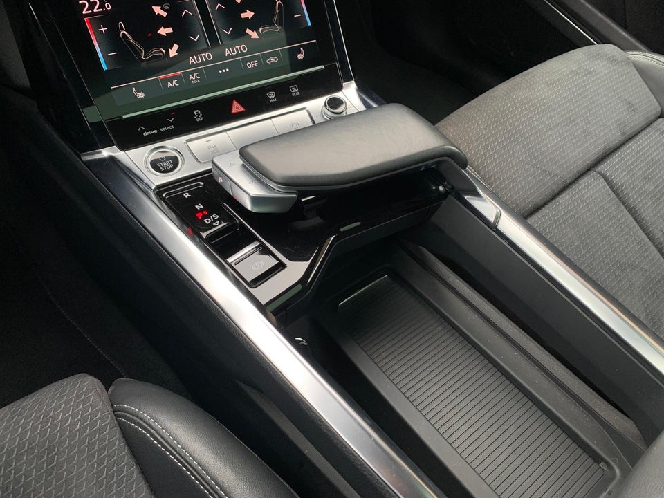 Audi e-tron 55 S-line quattro 5d