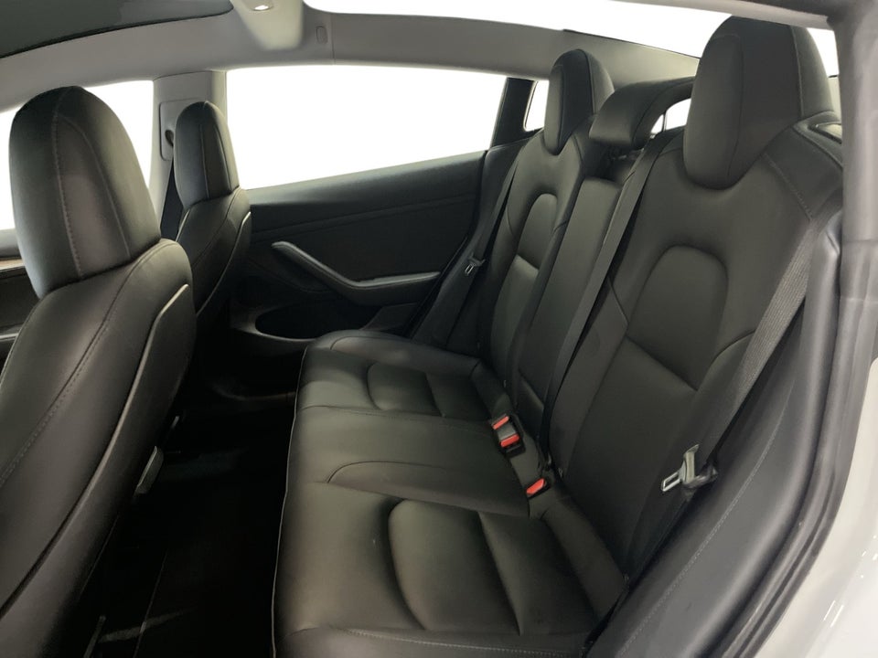 Tesla Model 3 RWD 4d