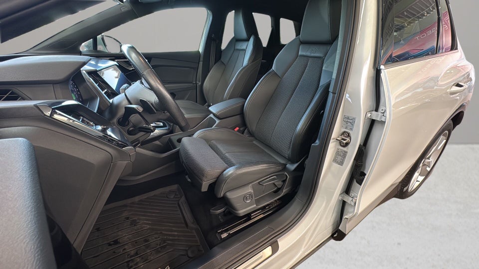 Audi Q4 e-tron 40 S-line 5d