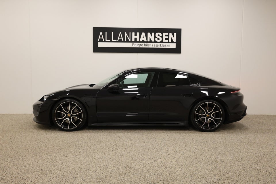 Porsche Taycan Performance+ 4d