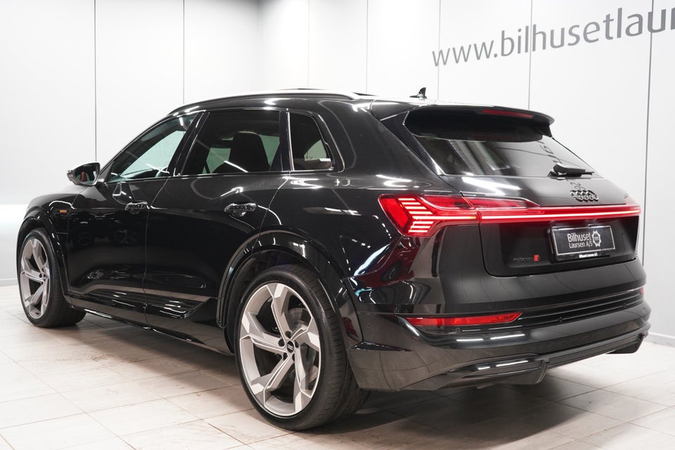 Audi e-tron S quattro 5d