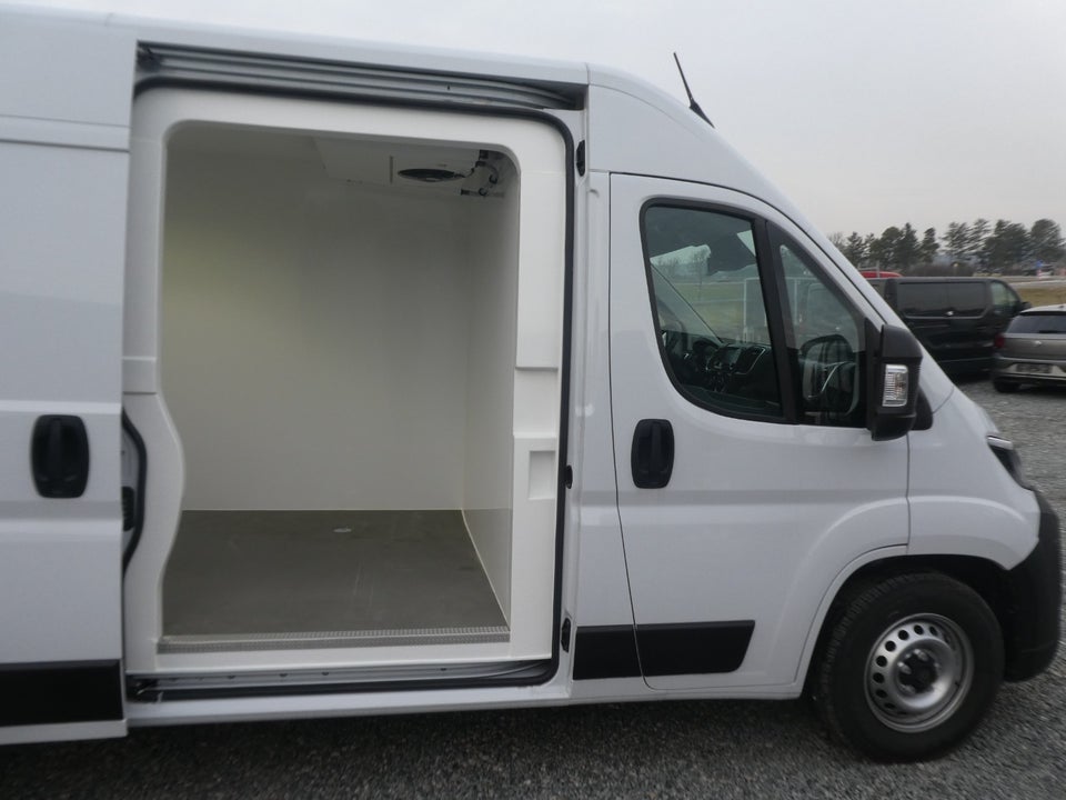 Peugeot Boxer 335 2,2 BlueHDi 140 L3H2 Premium EAT8