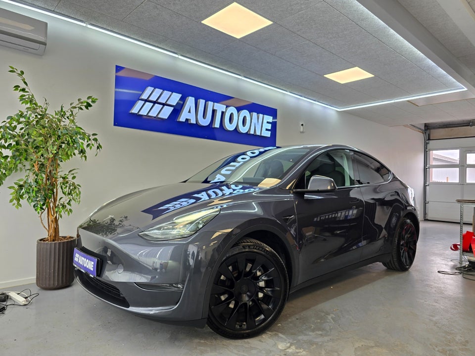Tesla Model Y Long Range AWD 5d