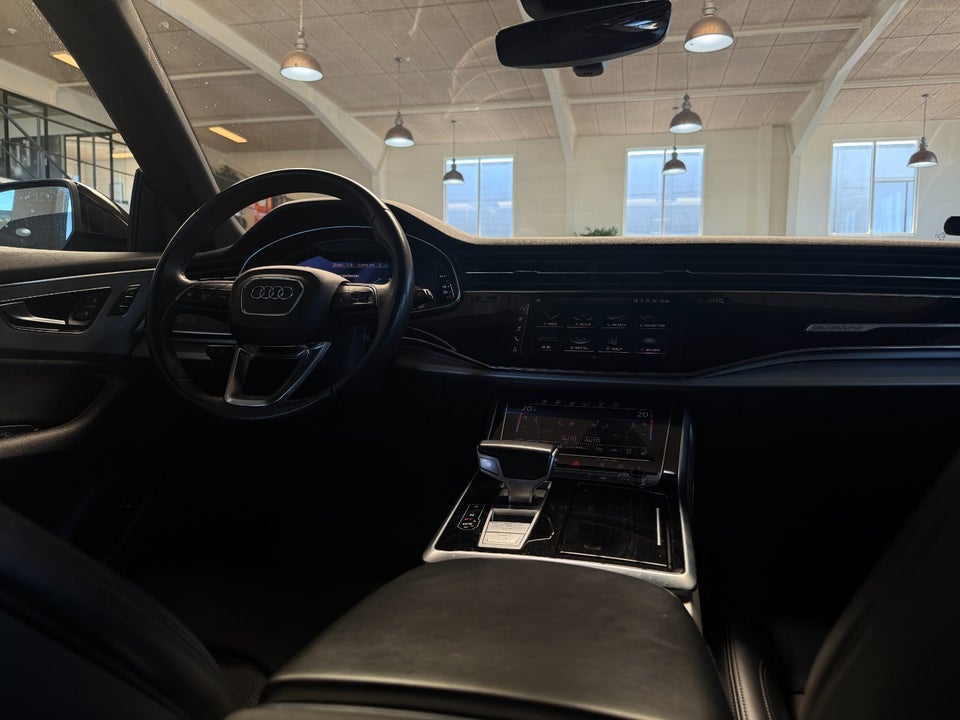 Audi Q8 50 TDi S-line quattro Tiptr. 5d
