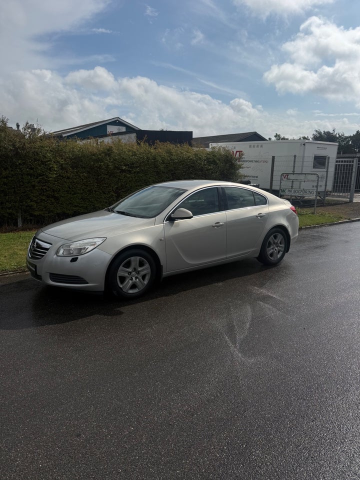 Opel Insignia 1,8 Cosmo 5d