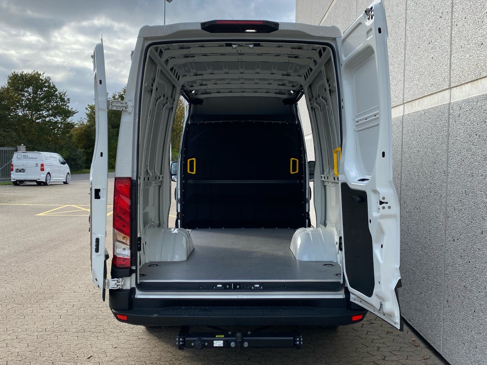 Iveco Daily 3,0 35C18 12m³ Van AG8