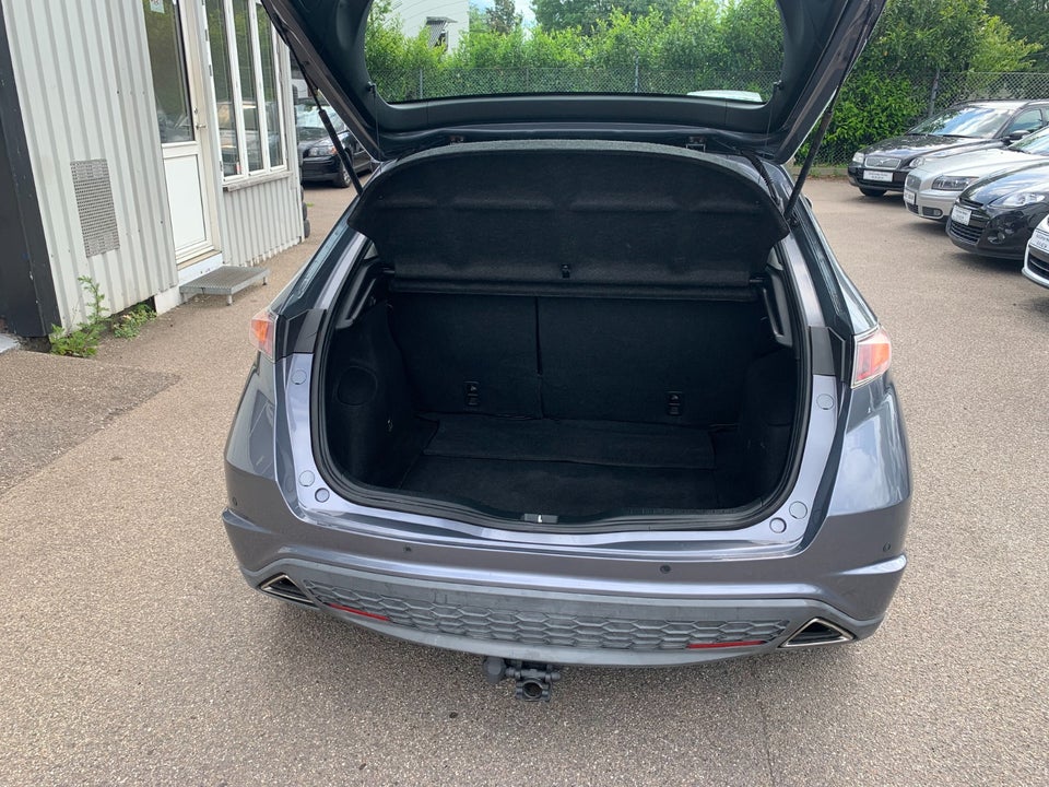 Honda Civic 1,8 Executive 5d