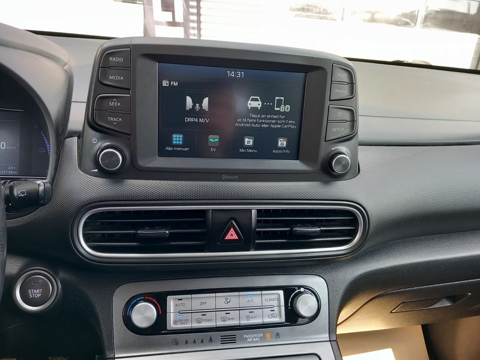 Hyundai Kona 64 EV Essential 5d