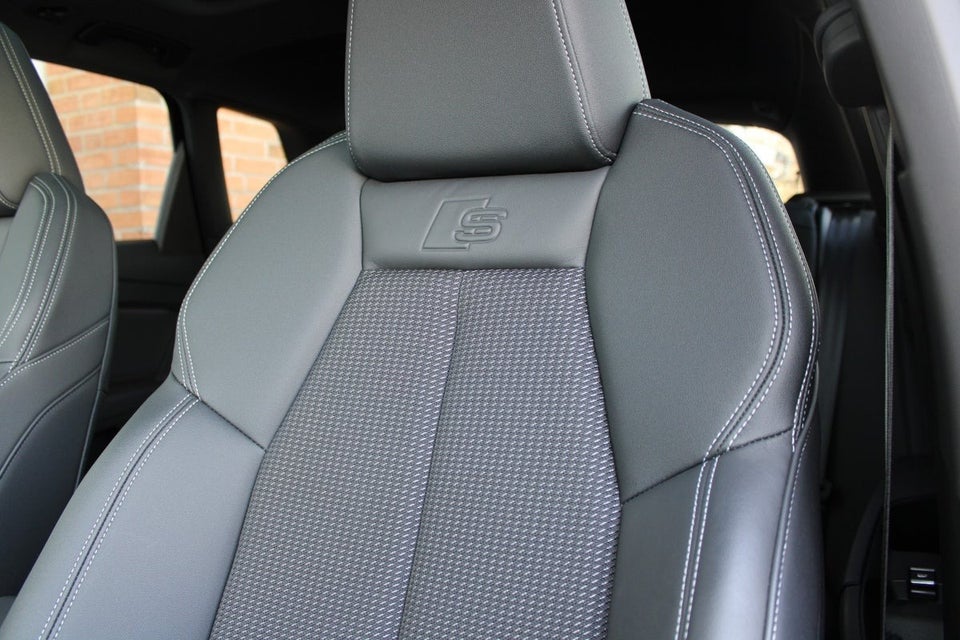 Audi Q4 e-tron 45 S-line 5d