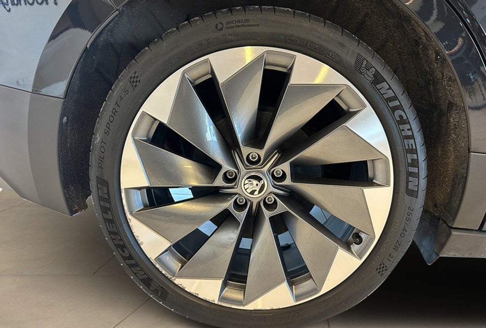 Skoda Enyaq 80 iV Selection Suite 5d