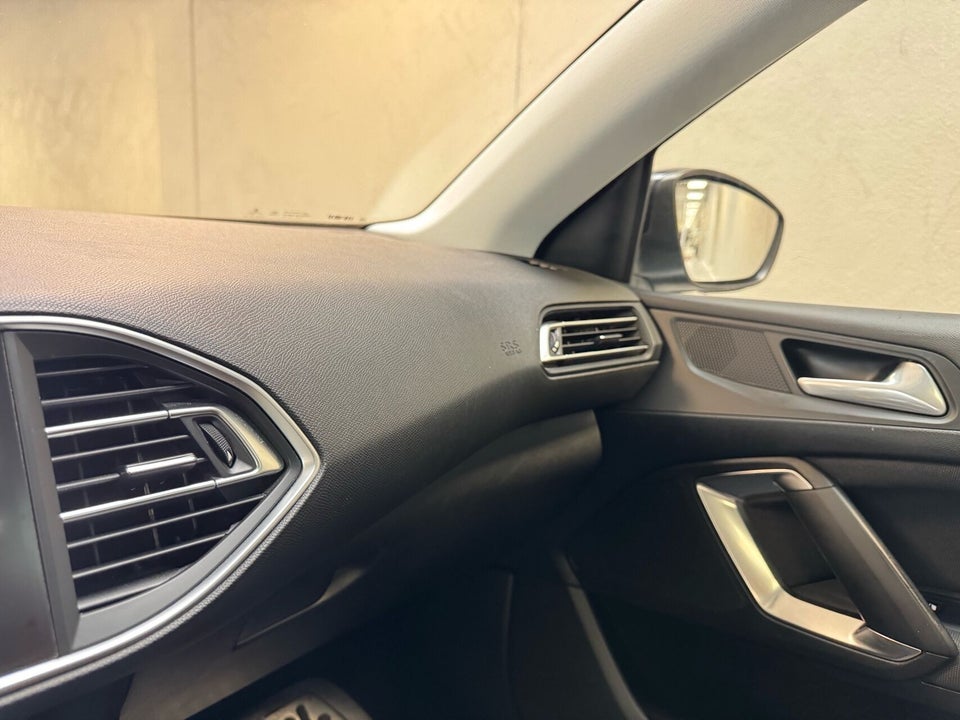 Peugeot 308 1,6 BlueHDi 120 Allure+ SW 5d
