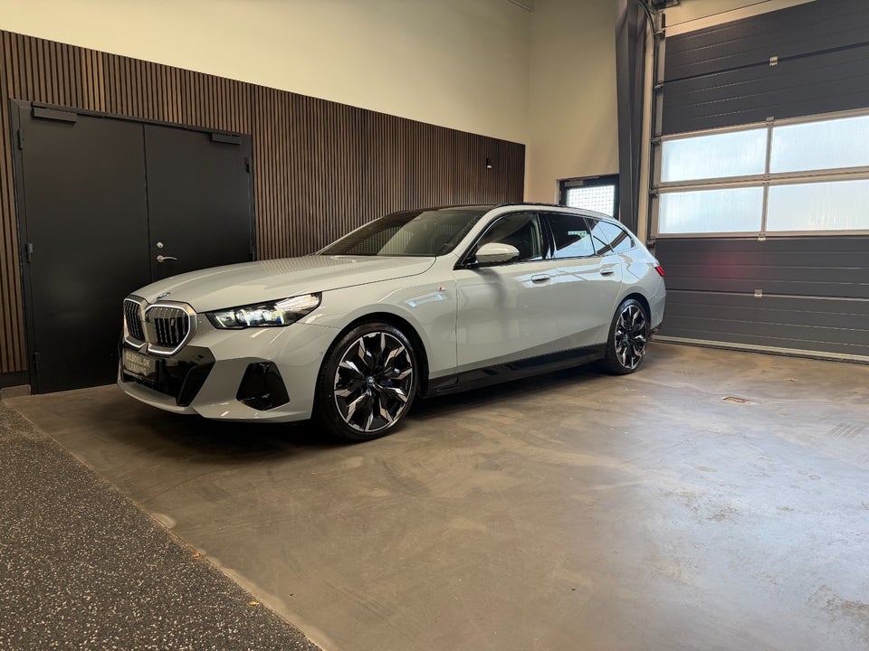 BMW i5 eDrive40 Touring Supercharged 5d