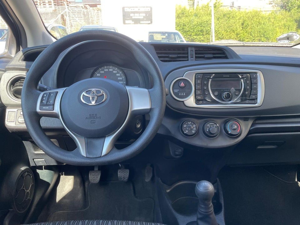 Toyota Yaris 1,0 VVT-i T1 5d