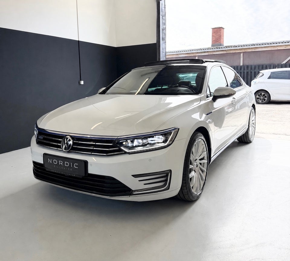 VW Passat 1,4 GTE Highline DSG 4d