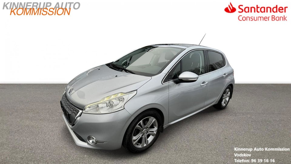 Peugeot 208 1,2 VTi Allure Sky 5d