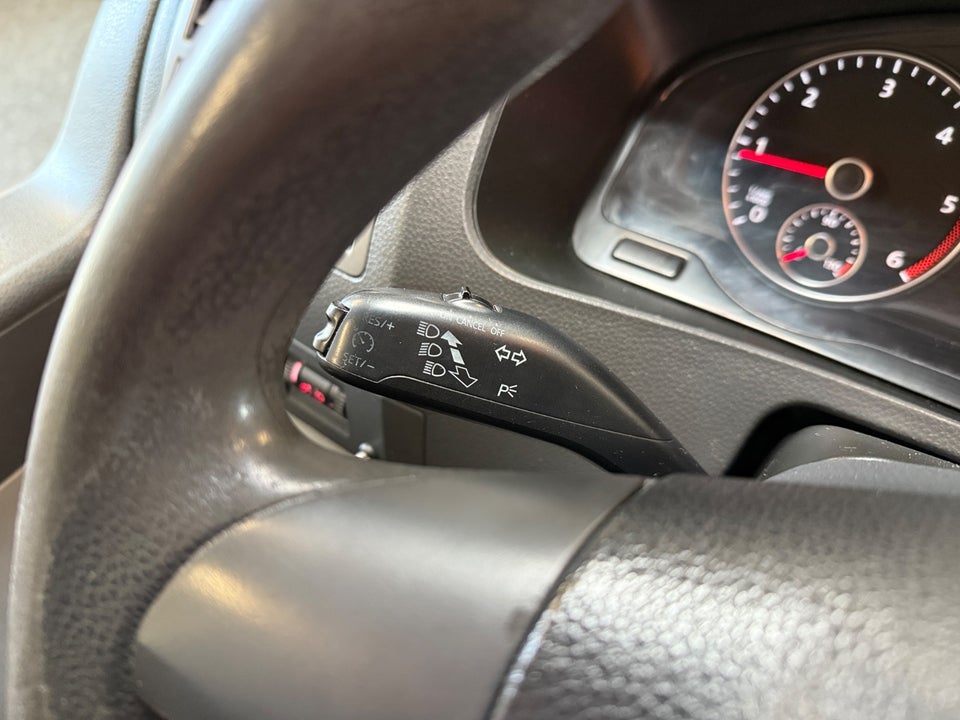 VW Caravelle 2,0 TDi 140 Comfortline DSG lang 4d