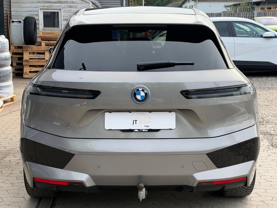 BMW iX xDrive40 Fully Charged 5d