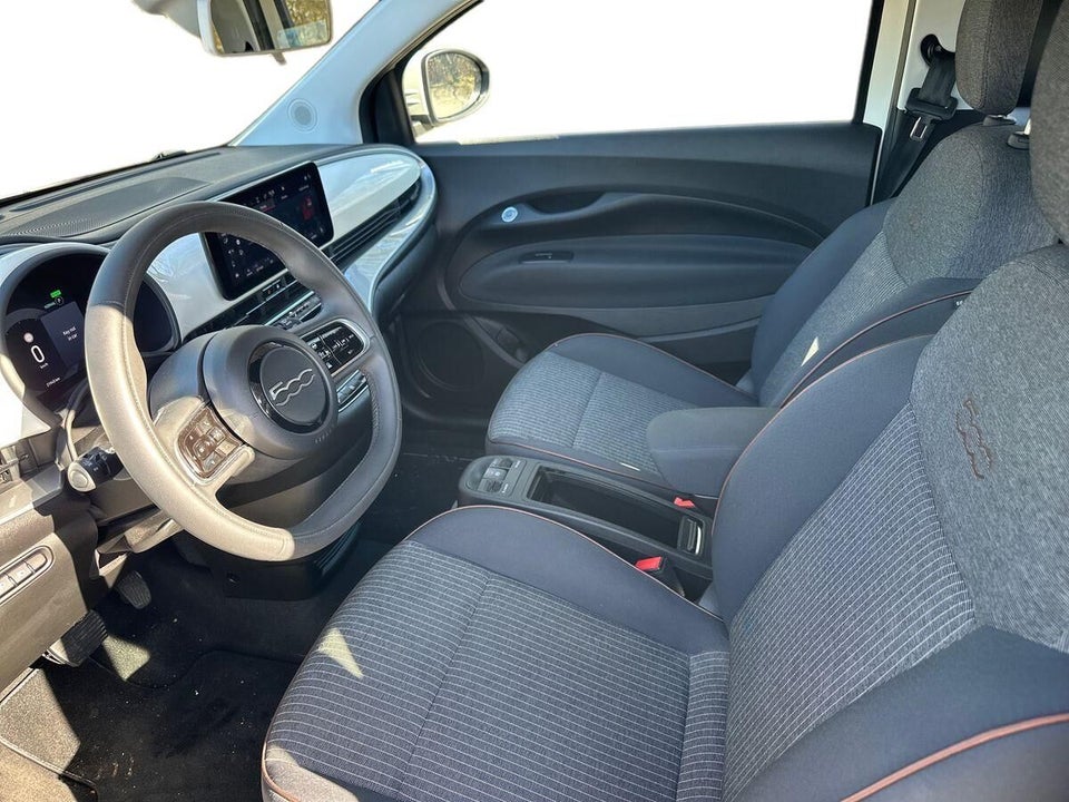 Fiat 500e 42 Icon Cabrio 2d