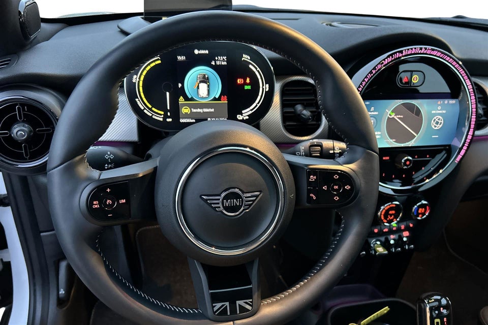 MINI Cooper SE Yours Trim 3d