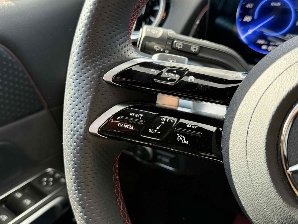 Mercedes EQB300 AMG Line 4Matic 5d