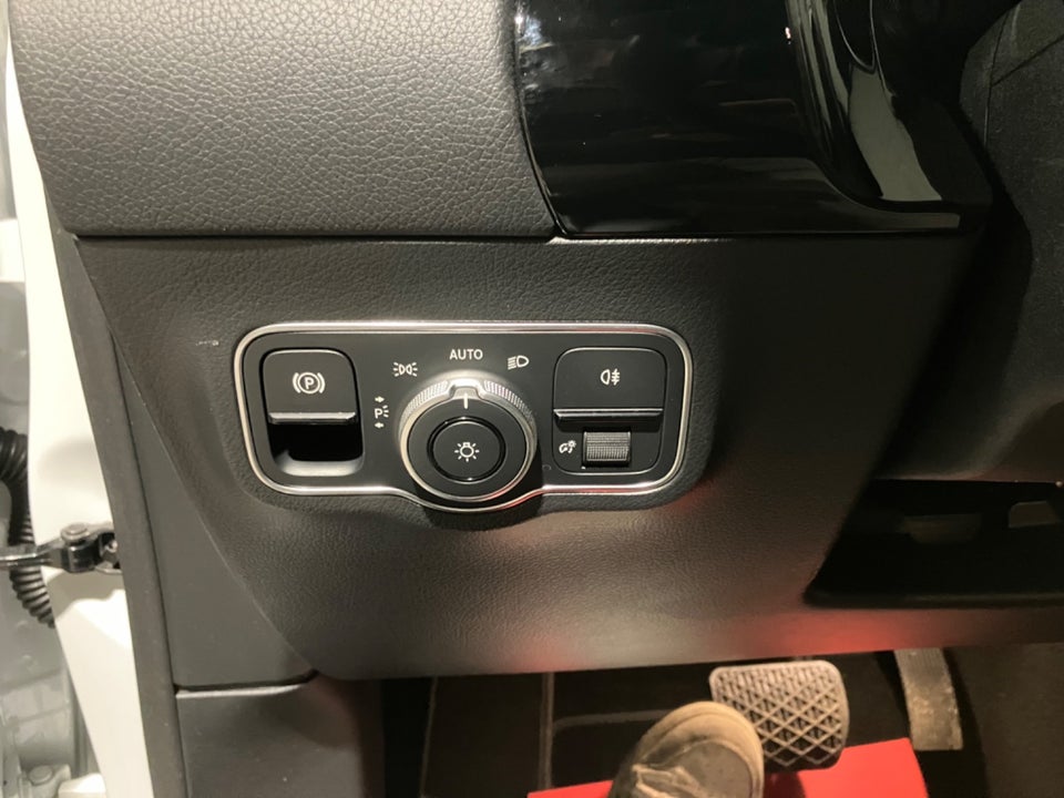 Mercedes EQA300 Progressive 4Matic 5d