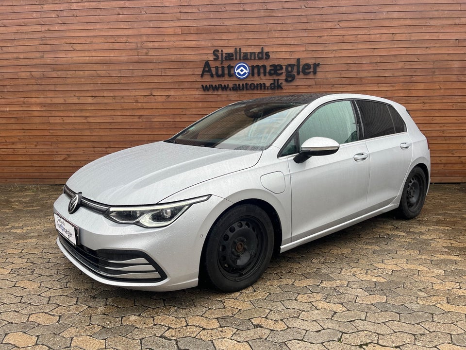 VW Golf VIII 1,4 eHybrid DSG 5d