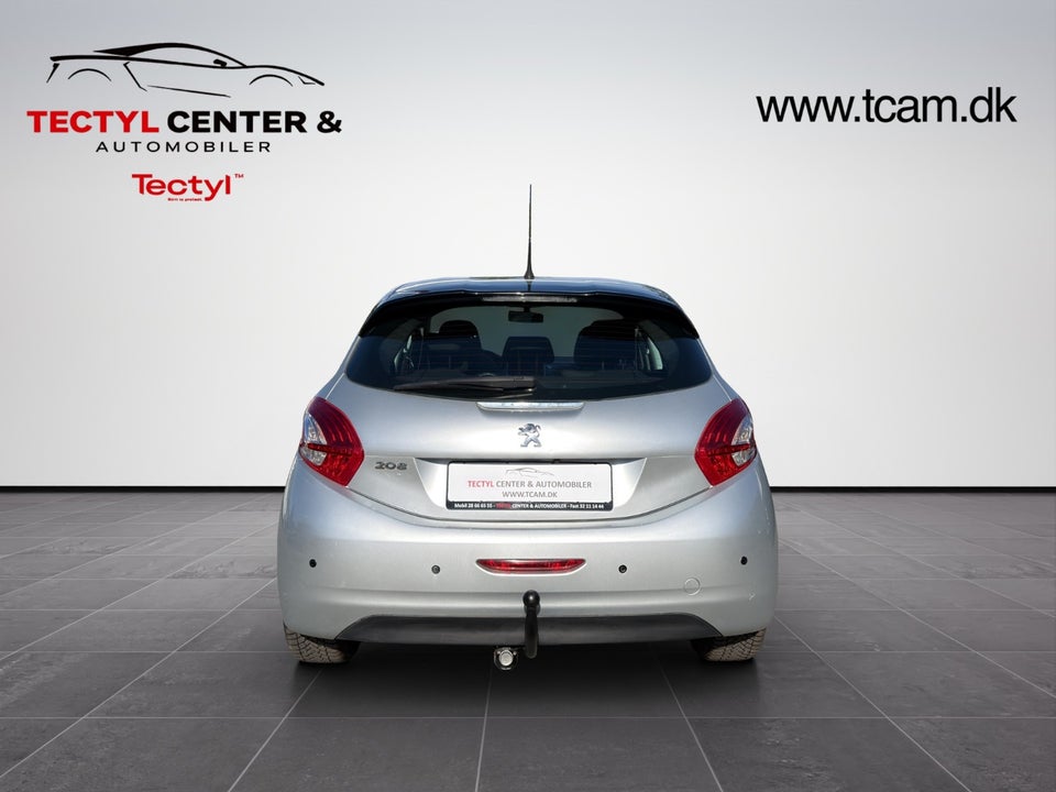 Peugeot 208 1,2 VTi Allure Sky 5d