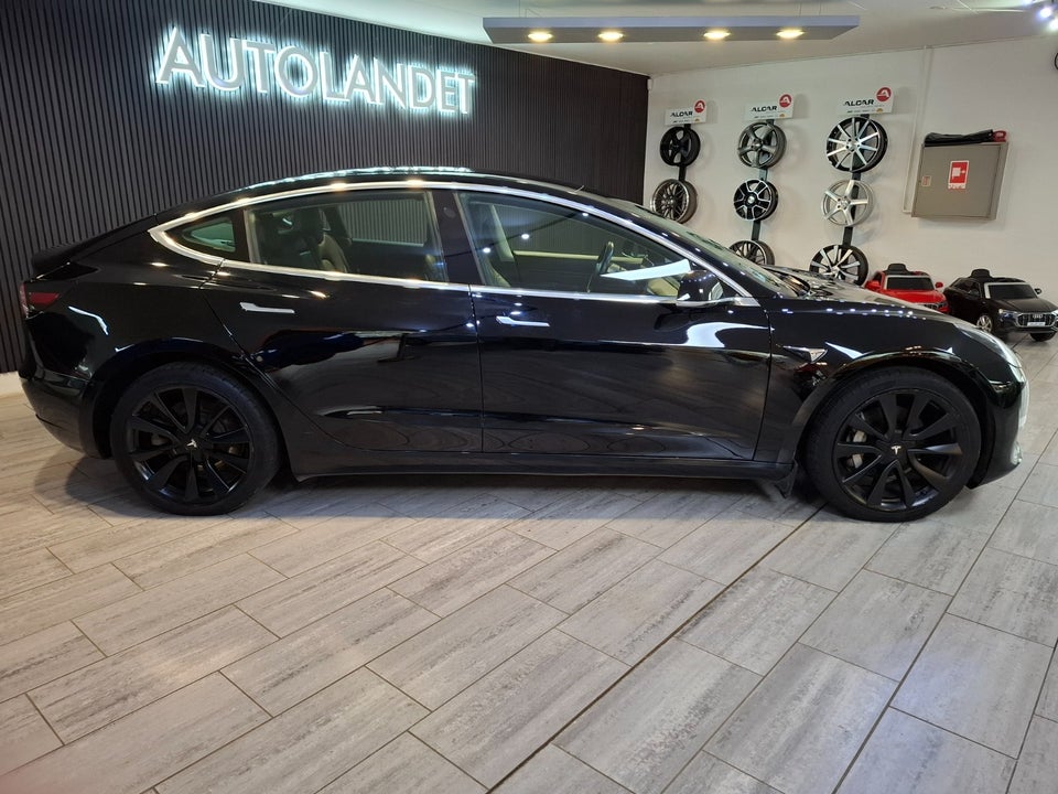 Tesla Model 3 Long Range AWD 4d