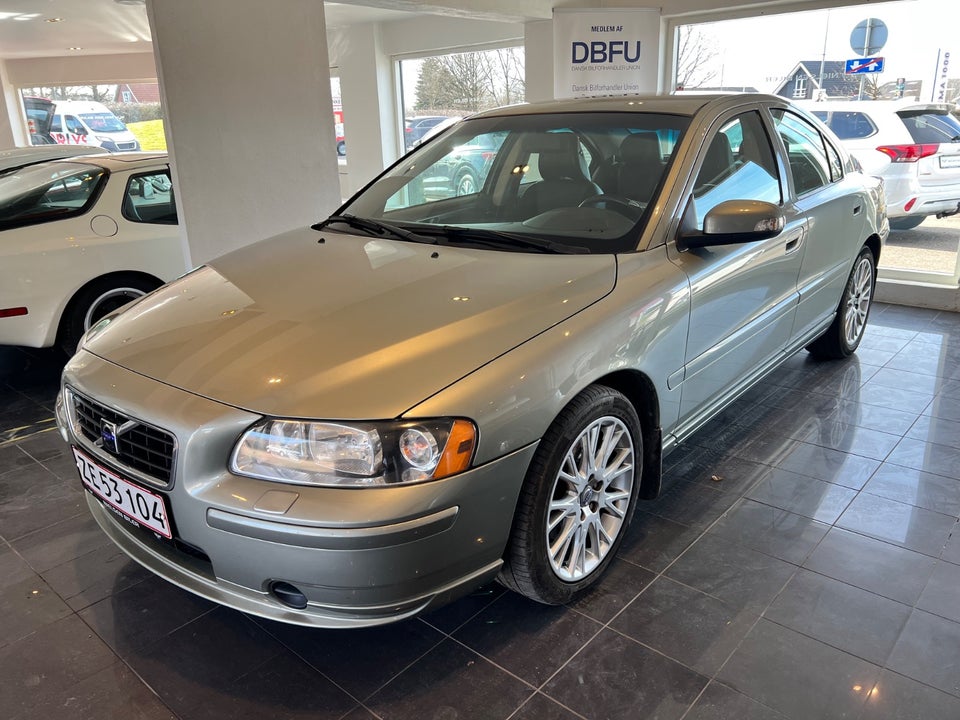 Volvo S60 2,4 140 Kinetic 4d