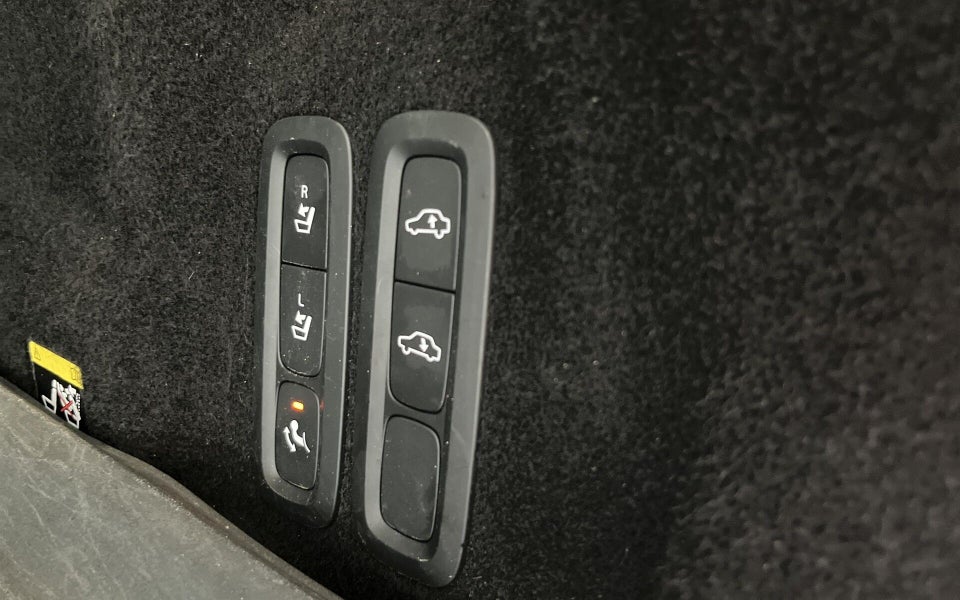 Volvo XC60 2,0 T8 407 R-Design aut. AWD 5d