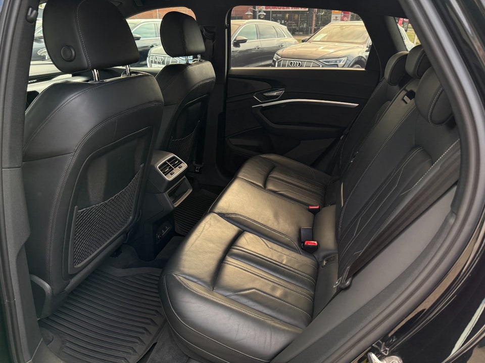 Audi e-tron S quattro 5d