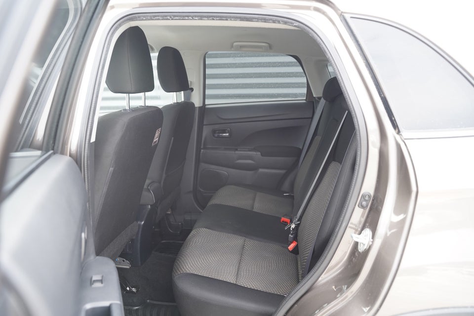 Mitsubishi ASX 1,6 Invite 5d