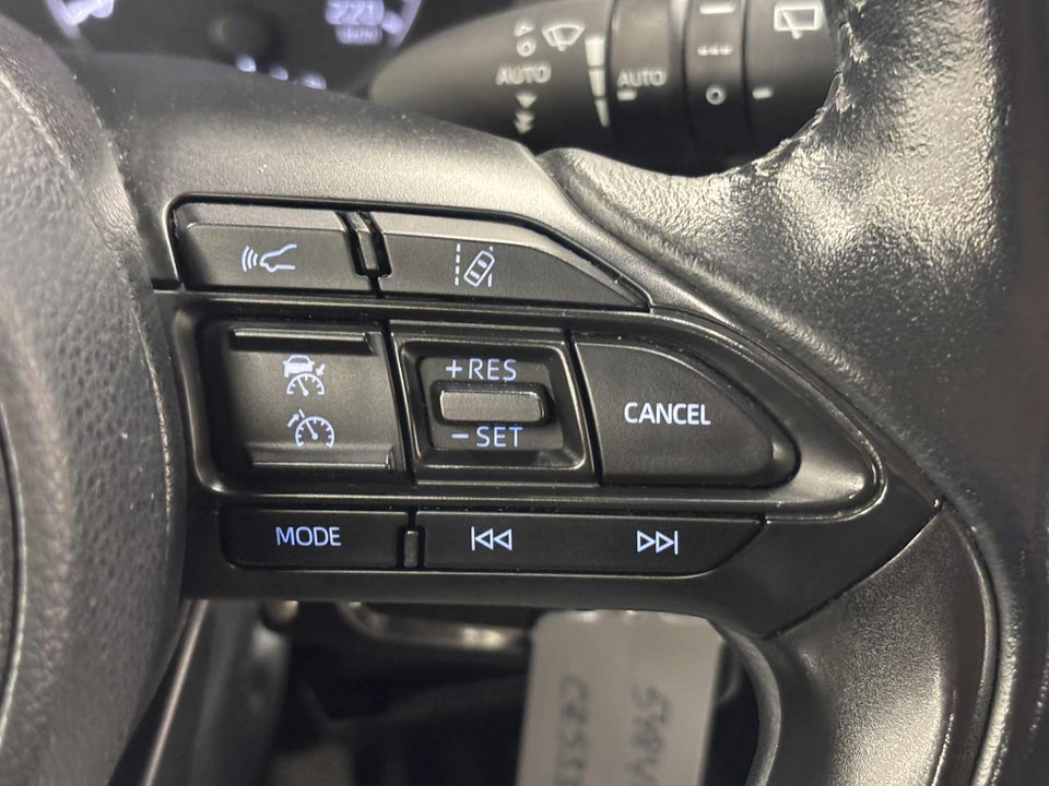 Toyota Yaris 1,5 Hybrid Essential e-CVT 5d