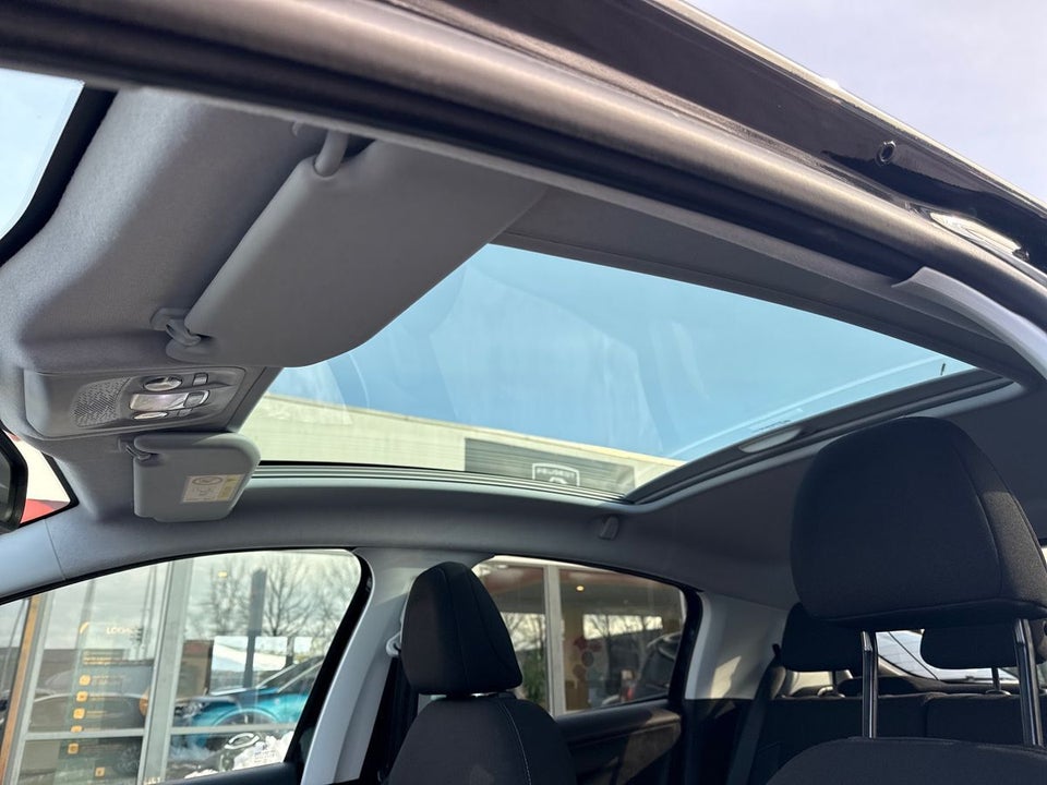 Peugeot 208 1,2 VTi 82 Signature Sky 5d